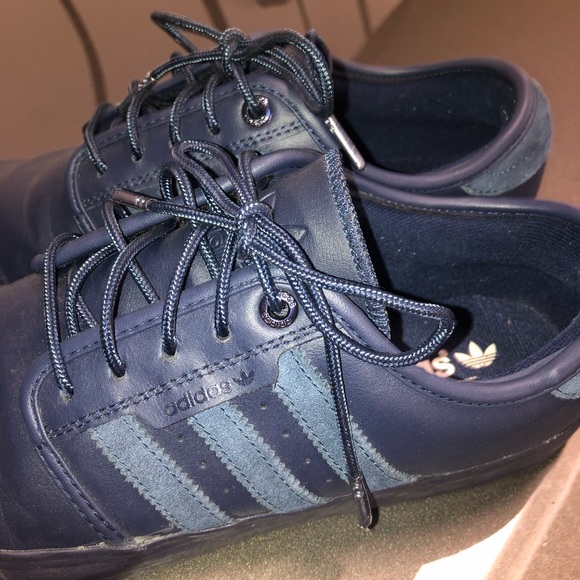Blue Adidas Low Tops Size 9.5 - Picture 3 of 4